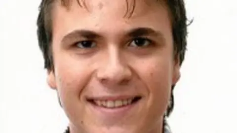 1352878936.jpg