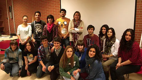5-IES-Valle-del-Ebro-grupo-de-teatro-representación-Rebelde-1066.jpg