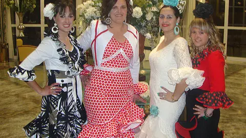 22-Invitadas-cena-fiesta-de-sevillanas-en-restaurante-Marisol-1069.jpg