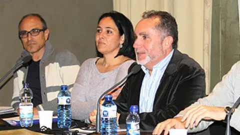 mesa-redonda-San-Nicol&aacute;s-WEB.jpg