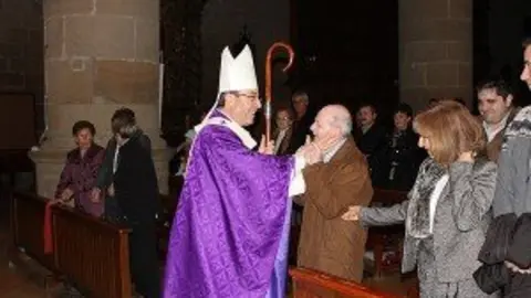 12-Jos&eacute;-Azagra-sacrist&aacute;n-de-Cintru&eacute;nigo-1070-300x200.jpg