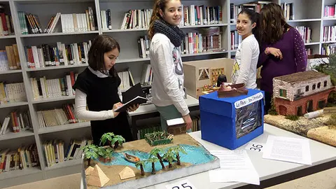6-IES-Valle-del-Ebro-Exposición-3D-Libros-1070.jpg