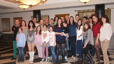 13-Alexia-con-su-madre-y-colaboradores-1070.jpg