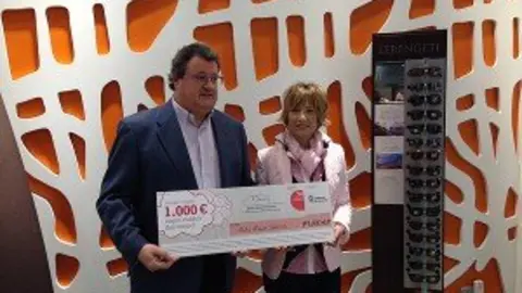 8-Entrega-cheque-Asociaci&oacute;n-COmrciantes-Tudela-1071-300x225.jpg