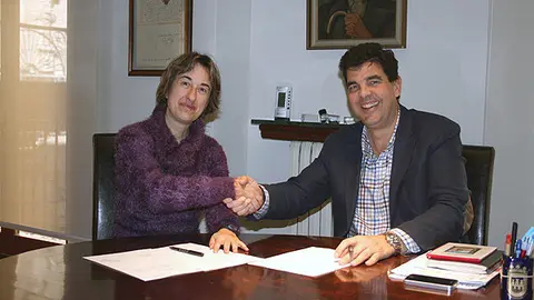 9-Firma-convenio-Ayuntamiento-de-Tudela-y-Tr&aacute;fico-1072.jpg