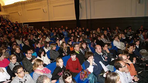 22-Colegio-Jesuitas-jornada-de-puertas-abiertas-asistentes-1072.jpg