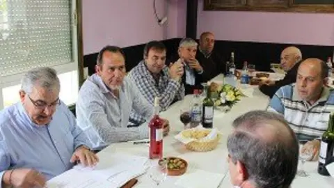 5-Junta-general-Hermandad-Ballesteros-1073-300x200.jpg