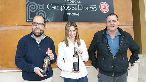 16-Adolfo-Fern&aacute;ndez-Gemma-y-Satur-Ullate-premio-Campos-de-Enanzo-1074.jpg