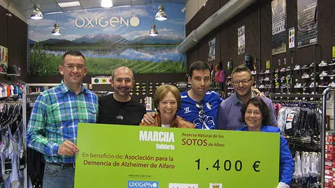9-Entrega-Cheque-Marcha-ADA-1075.jpg