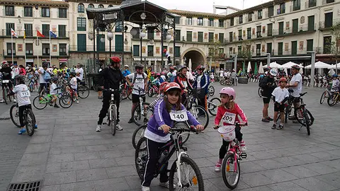 30-Decabike-fiesta-de-la-bicilceta-Decathlon-ni&ntilde;as-1077.jpg