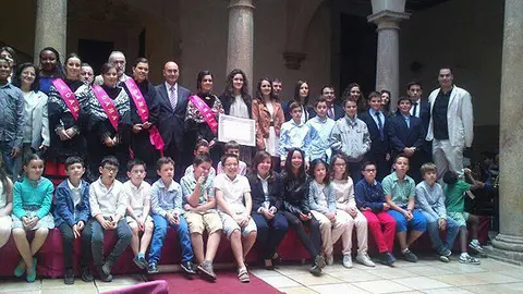 13-Reina-y-Damas-de-los-Milagros-&Aacute;greda-1081.jpg