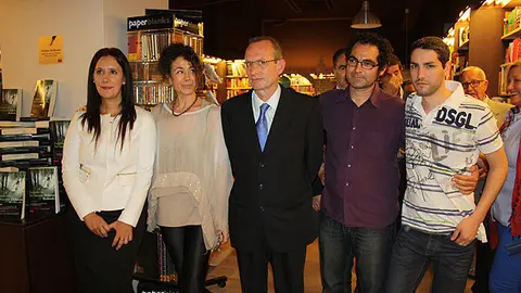 5-Santos-Ochoa-inauguraci&oacute;n-del-nuevo-local-con-Dolores-Redondo-1082.jpg