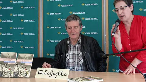 26-Jos&eacute;-Mar&iacute;a-Esparza-Zabalegi-en-la-presentaci&oacute;n-del-libro-1084.jpg
