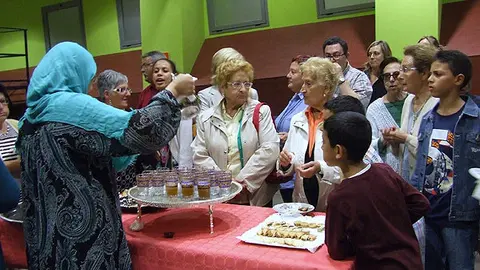 27-Iftar-compartido-con-los-vecinos-1085.jpg