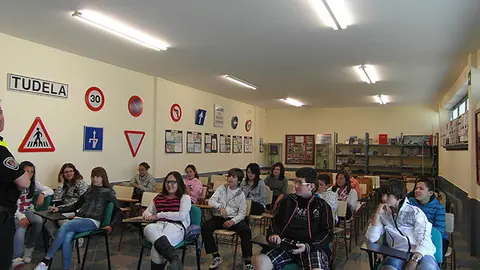 25-IES-Valle-del-Ebro-Educaci&oacute;n-vial-te&oacute;rica-1087.jpg