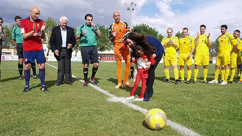26-Partido-por-Alexia-Osasuna-vs-Lourdes-veteranos-saque-1087.jpg
