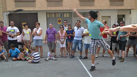 10-Fiestas-del-Burgo-concurso-lanzamiento-de-boinas-1091.jpg