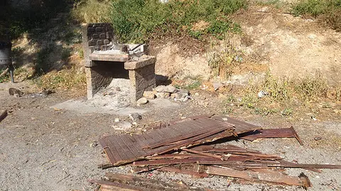 5-Merenderos-del-paseo-Alhama-destrozados-1092.jpg