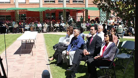 27-Residencia-de-ancianos-fiesta-de-la-familia-autoridades-1093.jpg