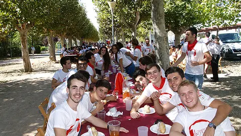 11-Fiestas-de-la-Juventud-comida-1093.jpg