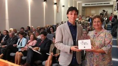 4-Presentaci&oacute;n-Libro-de-la-Catedral-en-Madrid-con-Carasus&aacute;n-y-Aldanondo-1095-300x200.jpg
