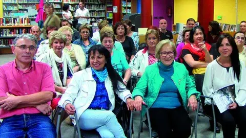 8-Maribel-Medina-present&oacute;-su-libro-en-Murchante-10971.jpg