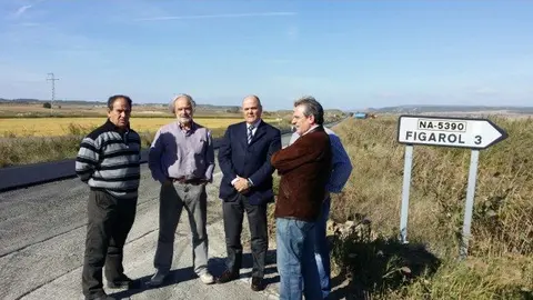 29-Visita-del-consejero-Zarraluqui-a-la-carretera-NA-128-1098.jpg