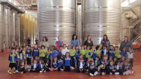6-Visita-a-las-Bodegas-alumnos-La-Salle-Alfaro-1098.jpg