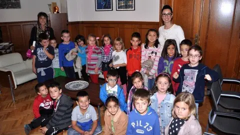 13-Visita-escolares-de-Ejea-al-Ayuntamiento-1098.jpg
