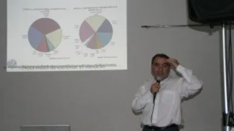 27-Charla-Francisco-Castej&oacute;n-Pobreza-Enrg&eacute;tica-1102-300x200.jpg