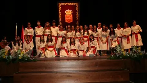 4-Certamen-de-Jotas-Ciudad-de-Tudela-premiados-1104.jpg