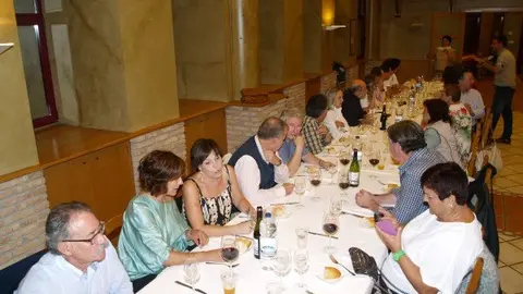 46-Cena-Grupo-de-Danzas-mesa-1105.jpg