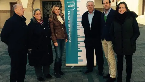 el-alcalde-de-Funes-Isidro-Velasco-rodeado-de-dirigentes-del-PPN.jpg