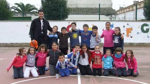 31-Ni&ntilde;os-unidos-por-los-juegos-del-mundo-1109.jpg
