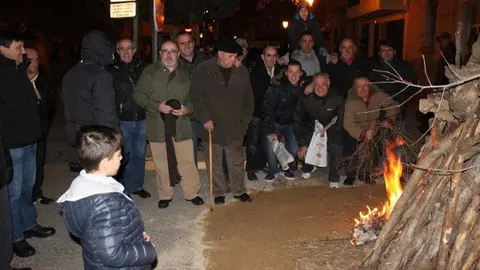 10-CC-Cirbonero-hoguera-Virgen-de-la-Paz-1010.jpg