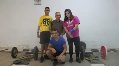 12-Cintru&eacute;nigo-Escuela-de-Halterofilia-1010.jpg