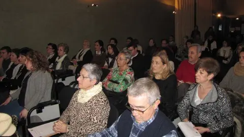 30-Charla-sobre-c&aacute;ncer-en-la-UNED-1112.jpg
