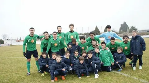 14-CD-Lourdes-pasillo-a-los-benjamines-del-club-1114.jpg