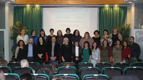 10-Taller-de-atenci&oacute;n-sociosanitaria-de-Cintru&eacute;nigo-1114.jpg