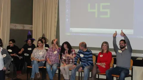 32-Escuela-Oficial-de-Idiomas-celebr&oacute;-su-25-aniversario-escenario-1117.jpg