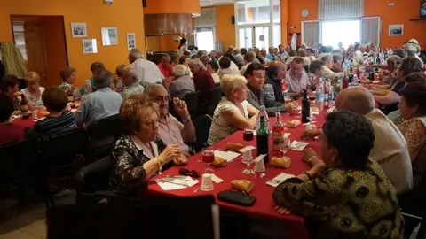 32-Club-de-Jubilados-Virgen-de-la-Pe&ntilde;a-celebra-d&iacute;a-de-la-Madre-1118.jpg