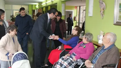 27-I&ntilde;igo-Alli-visita-Cintru&eacute;nigo-1118.jpg
