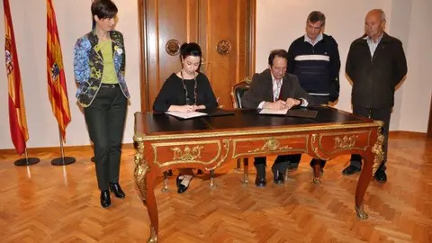 29-Convenio-Ayuntamiento-de-Ejea-y-ACVAR-1118.jpg