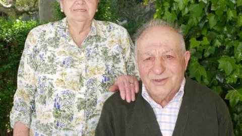 24-Mar&iacute;a-Luisa-Jim&eacute;nez-y-Nicol&aacute;s-Munarriz-1121-e1429083469402.jpg