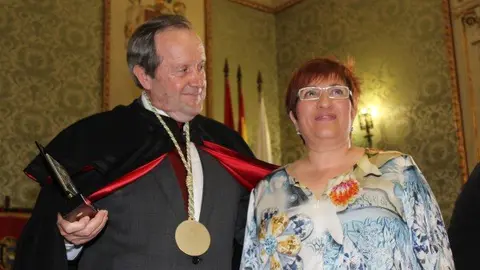 13-M&ordf;-Josefa-Blanco-Asociaci&oacute;n-Mujeres-Barrio-Lourdes-distinci&oacute;n-Volat&iacute;n-1124.jpg