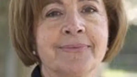 Azagra-UPN-Mar&iacute;a-Cruz-Eduarda-Medrano.jpg
