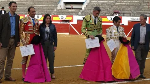 42-Corrida-ben&eacute;fica-en-Ejea-toreros-1127.jpg