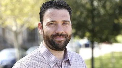 Carlos-Morenoweb.jpg