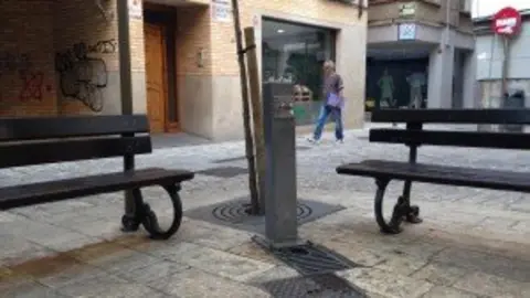 3-Tudela-Fuente-p&uacute;blica-1129-300x225.jpg