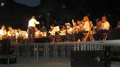 7-Concierto-Banda-de-M&uacute;sica-Castildetierra-1129.jpg